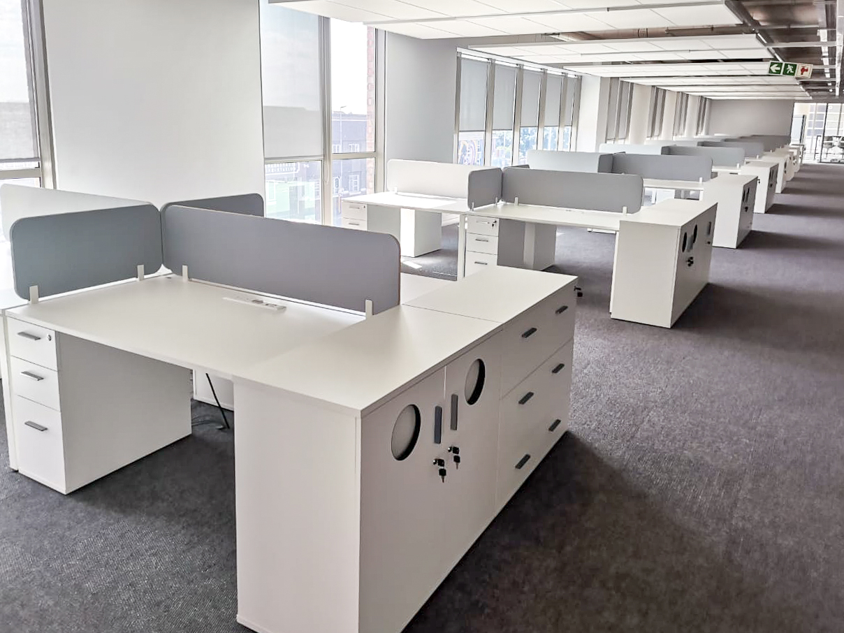 Light and Bright Office - ENTRAWOOD office furniture manufacturer