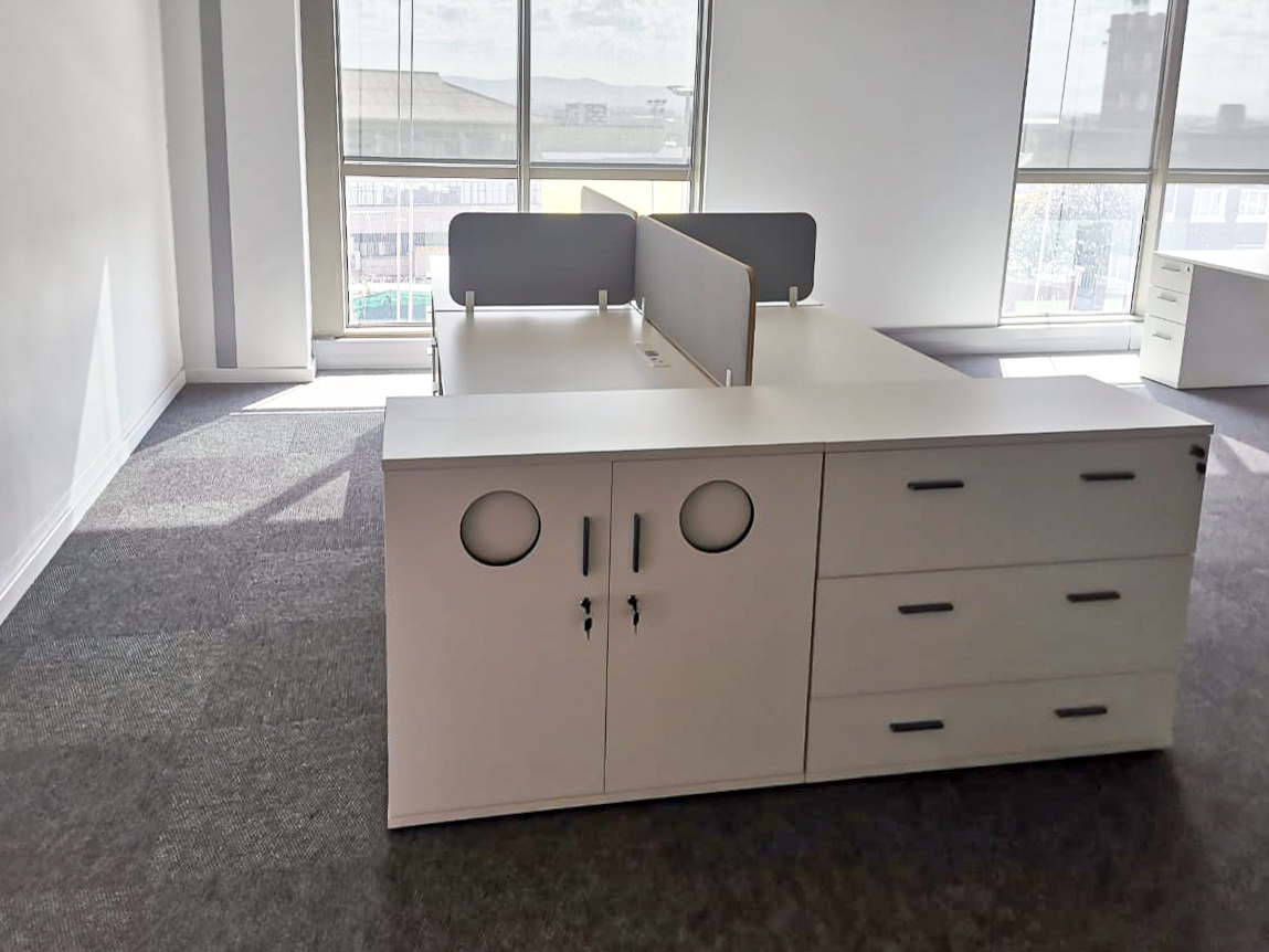 Light and Bright Office - ENTRAWOOD office furniture manufacturer